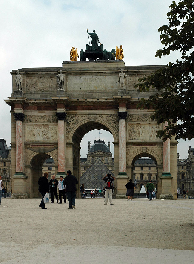 123 Arc de Triomphe du Carrousel at the Louvre